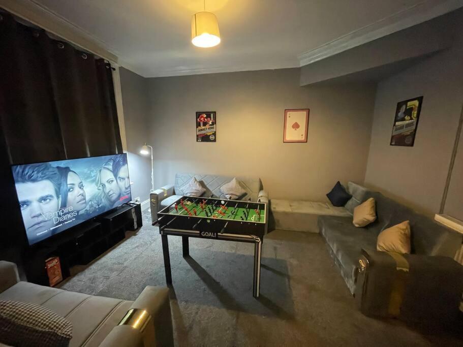 30 Percent Off Weekly - 6 Bedroom House - 11 Beds