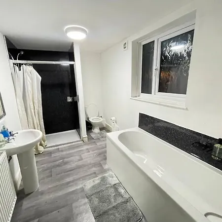 30 Percent Off Weekly Stays - 6 Bedroom House - 11 Beds Blackpool Exterior photo