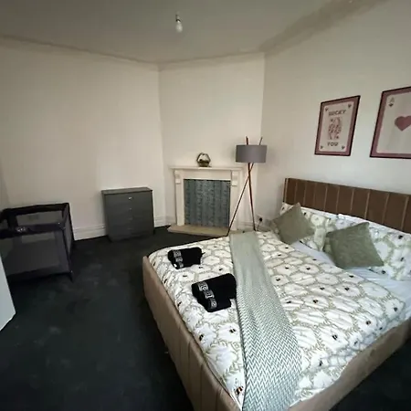 30 Percent Off Weekly Stays - 6 Bedroom House - 11 Beds Blackpool Exterior photo